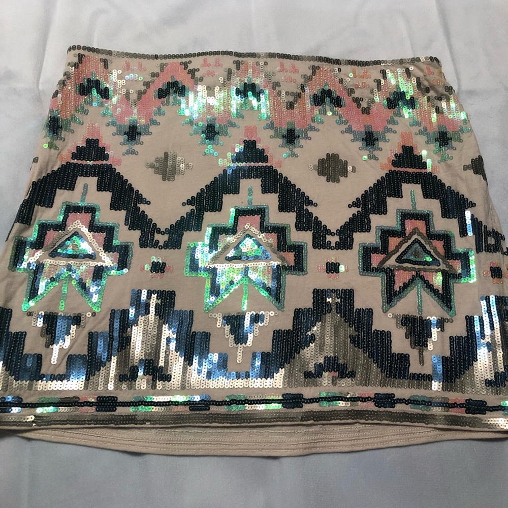 Express sequence mini skirt